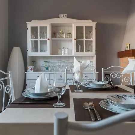 Dipti's Bed & Breakfast