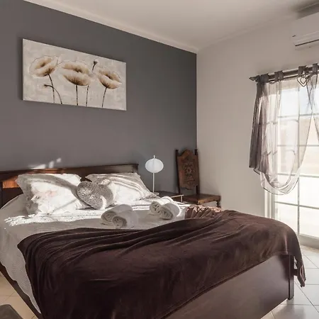 Bed & Breakfast Dipti's